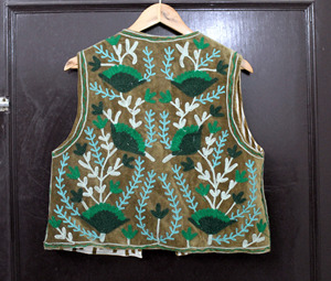 Veste courte en velours brodée Suzani, style bohème, pour femmes, disponible au meilleur prix - Product Image 4