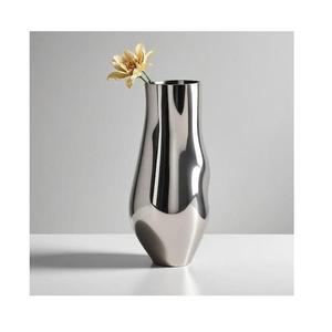 Vase en aluminium moulé, ornement résidentiel contemporain conçu pour mettre en valeur des thèmes intérieurs sophistiqués et un style artistique - Product Image 2