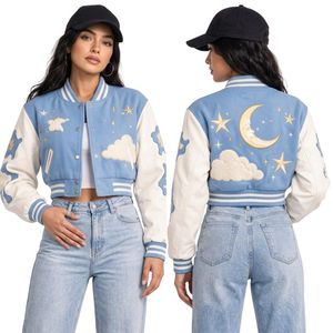 Chaqueta Corta Deportiva Térmica Transpirable con Cuello Alto Acanalado, Azul Cielo, Blanco Tiza, Insignias de Estrellas y Nubes - Product Image 3
