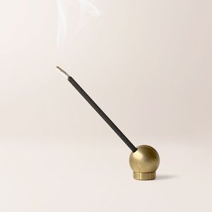 Porte-encens en laiton, brûleur d'encens boule, support pour bâtonnets d'encens, attrape-cendres décoratif, support de table minimaliste en métal - Product Image 1