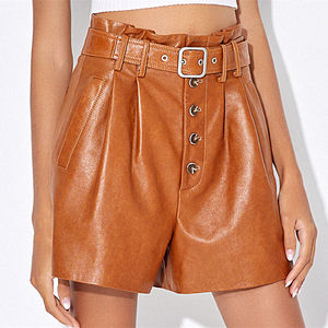 Shorts en cuir pour femmes, best-sellers OEM, au design optimal, couleur unie, confortables, imperméables et élégants. - Product Image 2