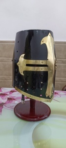 Casco Medieval Negro Hecho a Mano, Casco de Caballero Templario con Adornos de Latón, Casco de Acero para Reenactment y Fiesta de Halloween - Product Image 2