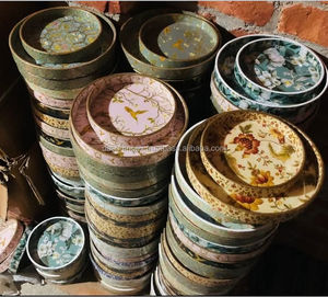 Bandeja de madera para servir con esmalte impreso MDF, bandeja de comida de diseño redondo para uso doméstico, bandeja decorativa de madera para condimentos - Product Image 3