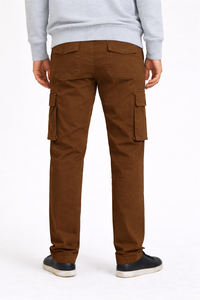 Pantalones Cargo para Hombre Rust Brown Utility Comfort – Un prenda esencial resistente para el día a día, hecha con tela duradera y rica en algodón - Product Image 2