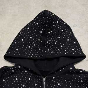 Sudadera con Capucha Personalizada de 360 GSM, Completamente Decorada con Pedrería, Estilo Hip Hop Urbano, con Cierre y Letras con Efecto Diamante para Hombre y Mujer - Product Image 4