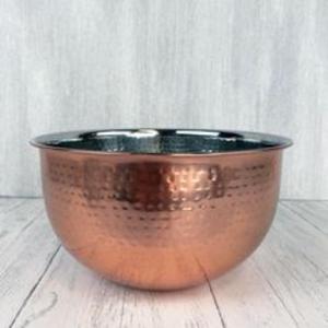 Cuenco de cobre de lujo para servir con acabado martillado vintage para presentaciones en restaurantes de alta gama y un estilo elegante en la mesa. - Product Image 1