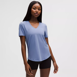 Camiseta de Verano Personalizada, Transpirable, Lisa, Informal, para Mujer, 100% Algodón Orgánico, Cuello en V, Cuello en V con Dobladillo Curvo Suave, Camiseta para Mujer - Product Image 1