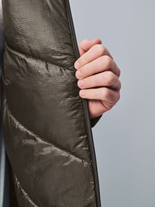 Chaqueta cortavientos de moda, diseño personalizado por sublimación, ropa de senderismo ligera, chaqueta informal con cremallera para exteriores. - Product Image 4