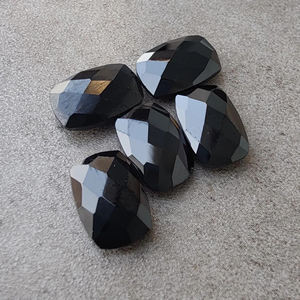 Piedra Preciosa Suelta de Ónix Negro AAA+ con Corte Rectangular Tipo Briolette, Calibrada para Joyería - Product Image 6