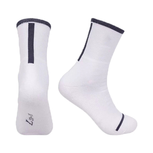Chaussettes de sport blanches de qualité supérieure en coton tricoté antidérapantes pour adultes, avec logo uni sur le revers, idéales pour l'été - Product Image 6