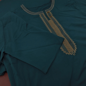 Thobe islamique pour hommes saoudiens en coton respirant à manches longues, Jubba arabe avec logo personnalisé - Product Image 1