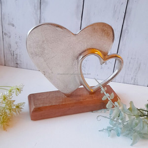 Ornement en argent en forme de cœur vintage, nouvelle sortie, haute qualité, cœur ouvert solide, base en bois rustique, décoration d'intérieur, art déco, Saint-Valentin - Product Image 1