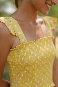 Vestido Amarillo con Estampado de Puntos, Cuello Cuadrado, Sin Mangas, con Volantes, Ajustado, Casual, Veraniego, Tejido Transpirable, Elegante para Mujer - Product Image 5