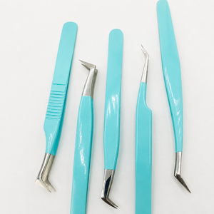 Pince à épiler professionnelle de précision avec pointes en acier inoxydable angulées, poignées lisses, emballage personnalisé pour extensions de cils et salons de beauté - Product Image 3