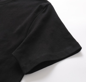 Camisetas al por mayor con hombros caídos, corte cropped, lavado ácido, estampado personalizado, algodón grueso, con pedrería, unisex - Product Image 4