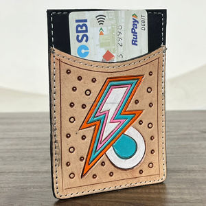 Tarjetero de Cuero Vacuno Repujado Artesanal Premium con Diseño Único de Rayo, Estuche Delgado y Minimalista para Tarjetas de Crédito Unisex - Product Image 4