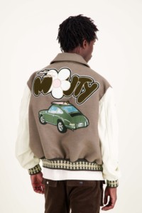 Chaqueta de Béisbol Varsity Personalizada OEM para Hombre, con Cuello Mao, Bordado, de Poliéster/Algodón, para Invierno, con Botones Frontales de Osito de Peluche - Product Image 2