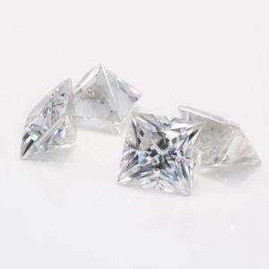 Diamante Cultivado en Laboratorio CVD de 2 Quilates, Corte Princesa, E VVS2, Certificado IGI, 3EX, Corte Excelente, Proveedor Mayorista para Compradores Internacionales de Diamantes - Product Image 3