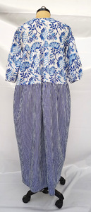 Robe longue maxi décontractée pour femme, en coton, style kaftan, imprimé floral bleu et blanc, col noué, idéale pour les vacances - Product Image 3