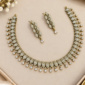 Juego de Collar y Aretes JeweleMarket para Mujer, Chapado en Oro con Cristales, Estilo Étnico, para Boda, Compromiso, Aniversario, Regalo - Product Image 1
