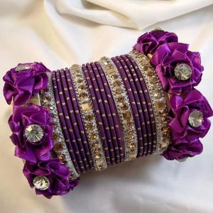 Brazalete Elegante de Moda para Mujer, en Acero Inoxidable Tono Dorado, Colores, Tamaños y Diseños Personalizados para Bodas, Fiestas y Eventos Tradicionales - Product Image 3