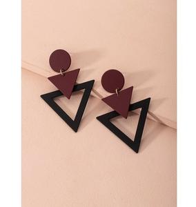 Boucles d'oreilles en résine, écologiques, durables, bijoux tendance, design moderne pour tous les jours et les occasions spéciales - Product Image 3