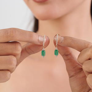 Pendientes de Aro con Diseño Innovador en Forma de Octágono, Esmeralda y Diamante de Corte Redondo, Oro Amarillo Sólido de 14K, Joyería para el Mes de Mayo - Product Image 4