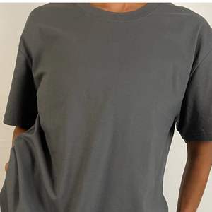 Camiseta Oversize para Mujer, Color Sólido, Informal, Verano, Top Largo, OEM, Básica, Moderna, Proveedor de Camisetas para Mujer - Product Image 4