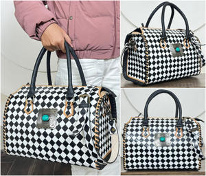 Sac de voyage Speedy 15 pouces à carreaux noir et blanc occidental avec concho turquoise, sac de voyage en cuir de vache travaillé à la main pour femmes, sac de voyage de designer - Product Image 4