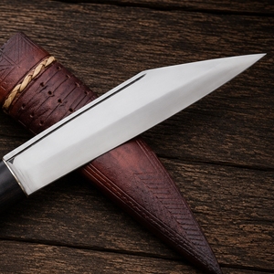 Couteau Kiridashi japonais fait main sur mesure, acier à haute teneur en carbone, lame fixe avec manche en bois d'ébène, étui en cuir véritable, vente en gros - Product Image 2