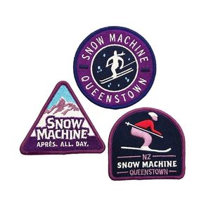 Vente en gros de patchs thermocollants avec logo personnalisé, patchs en PVC entièrement brodés en forme de cœur de fleur pour vêtements, chapeaux et tissus en feutre - Product Image 6