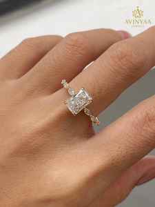 Anillo de Compromiso con Diamante Cultivado en Laboratorio de 2.30CT, Certificado IGI, VVS2, Color F, Oro de 14K, Chapado en Rodio, Anillo Clásico para Mujer - Product Image 6