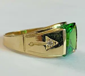Anillo de Sello Vintage para Hombre con Moissanita Verde de Corte Brillante Redondo de 8 Quilates, Plata de Ley 925 Chapada en Oro Amarillo, para Fiesta - Product Image 5