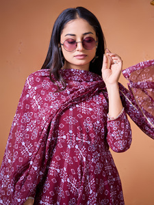 Trendy Fashion Georgette <b>Kurtis</b> for Office and Regular Wear at Wholesale Price Casual Dresses Kurti Set - Product Image 3