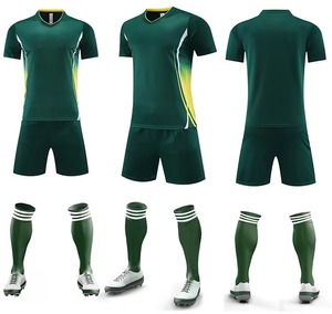 Tenue de football personnalisée à séchage rapide pour clubs et ligues avec kits personnalisés - Product Image 4
