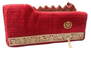Tapis de selle occidental de style Navajo Couleurs assorties avec laine indienne et fourrure de feutre Soulignant le gland Forme de contour accentuée - Product Image 2