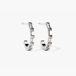 Boucles d'oreilles créoles de luxe en or massif 14 carats plaqué rhodium avec diamants de laboratoire certifiés IGI taille baguette pour femme - Élégantes pour mariage - Product Image 2