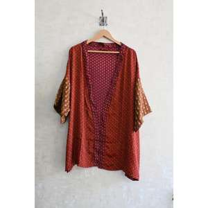 Robe kimono courte en soie indienne faite à la main pour femmes, imprimée, pour le spa, la détente, la nuit et la maison - Product Image 2