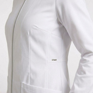 Blouse médicale pour femme en tissu sergé coton-polyester avec détection d'aiguilles - Uniforme d'hôpital pour médecins et infirmières, coupe classique - Product Image 2