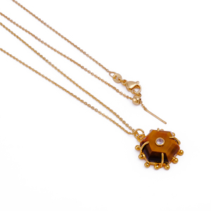 Collar con Colgante de Piedra Ojo de Tigre - Joyería Hecha a Mano en Latón Chapado en Oro - Product Image 2