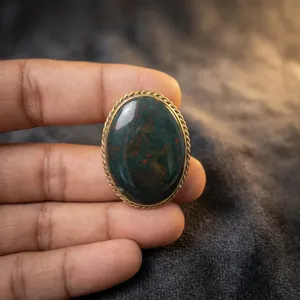 Jaspe Sanguin Naturel avec Sertissage Cabochon en Laiton – Bijoux Artisanaux en Laiton et Pierres Précieuses - Product Image 2