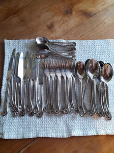 Ensemble de couverts élégants en acier de qualité supérieure avec miroir Ustensiles de salle à manger inspirés des nœuds pour une table moderne - Product Image 2