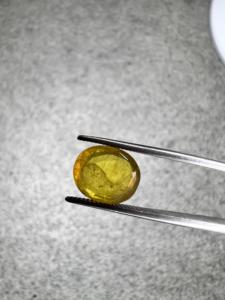 Saphir Jaune Naturel de Bangkok Certifié GIA 4,17 Carats, Coupe Ovale Jaune Doré, Pierre Libre 8,40x10,20mm, Jai Narayan Gems Luxe - Product Image 3