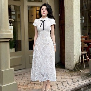 Robe Courte Moulante Femme OEM Blanche Naturelle en Dentelle Froncée, Épaules Dénudées, avec Nœud, Idéale pour Soirée - Product Image 1