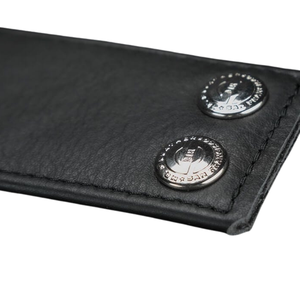Pulsera de Cuero Ecológica Black Sheep LW-1009 con Dos Botones Metálicos, Diseño Grabado, Ajustable, Accesorio de Moda para Exteriores - Product Image 4