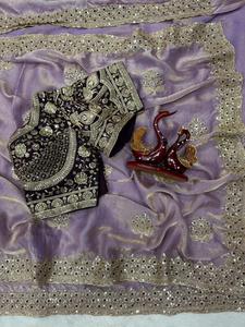 Sari Royal Glow Fendy en satin avec broderie de sequins 3MM, motifs Buttas sur toute la surface, bordure premium lourde, entièrement cousu, infroissable, séchage rapide - Product Image 5