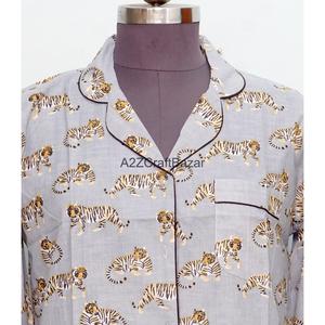 เดรสผ้าฝ้ายแท้ 100% คอปกพับ แขนทรงระฆัง พิมพ์ลายดอกไม้ด้วยมือ งานพิมพ์บล็อก  ความยาวปานกลาง สวมใส่สบายๆ สำหรับงานปาร์ตี้ฤดูร้อน - Product Image 2