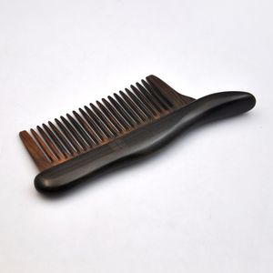 Peigne à cheveux portable en bois miniature, artisanal en bambou naturel - Product Image 1