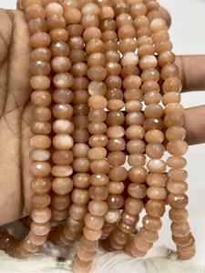 Cuentas Grandes de Piedras Preciosas, Cuentas Facetadas de Piedra Lunar Melocotón Natural AAA, 8 mm, Hilo de 8 Pulgadas - Product Image 4