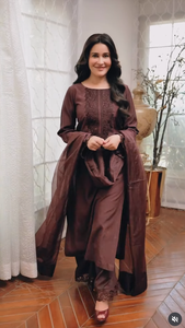 Salwar Kameez en soie marron pour femme, broderie en dentelle, coupe classique, longueur cheville, tenue formelle traditionnelle, évacuation de l'humidité, séchage rapide - Product Image 5